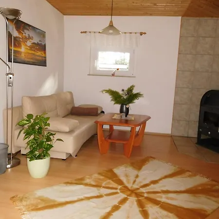 Cosy With Covered Porch