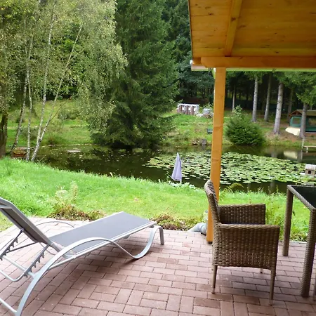 度假居 Cosy With Covered Porch
