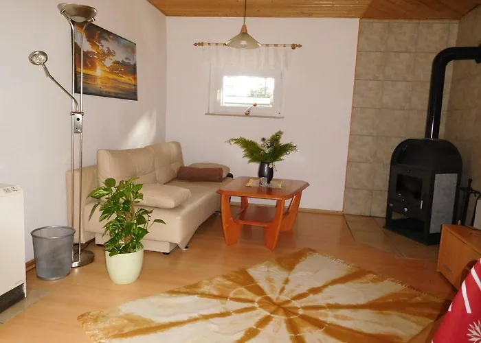 Cosy With Covered Porch